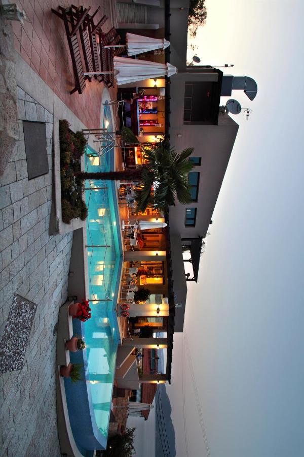 Hotel Tesoro Nikiana Exterior foto